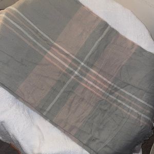 Grey/Pink Blanket Scarf